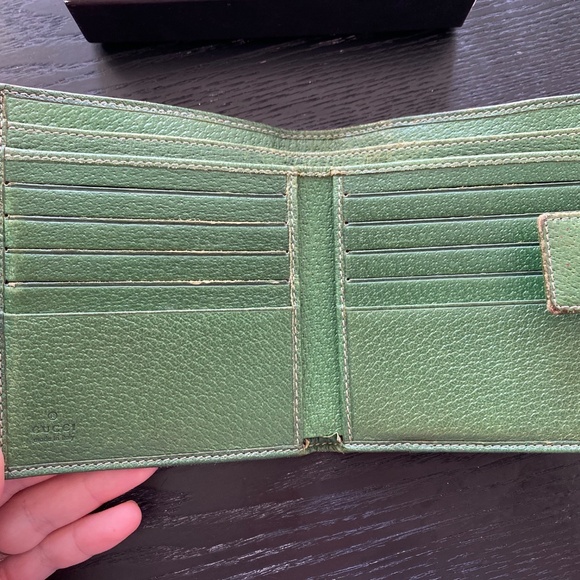Gucci Vintage Green Wallet - Picture 4 of 8